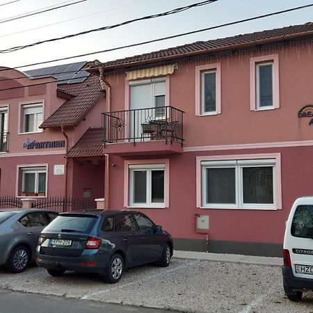 Álom Apartman Hajdúszoboszló Esterno foto