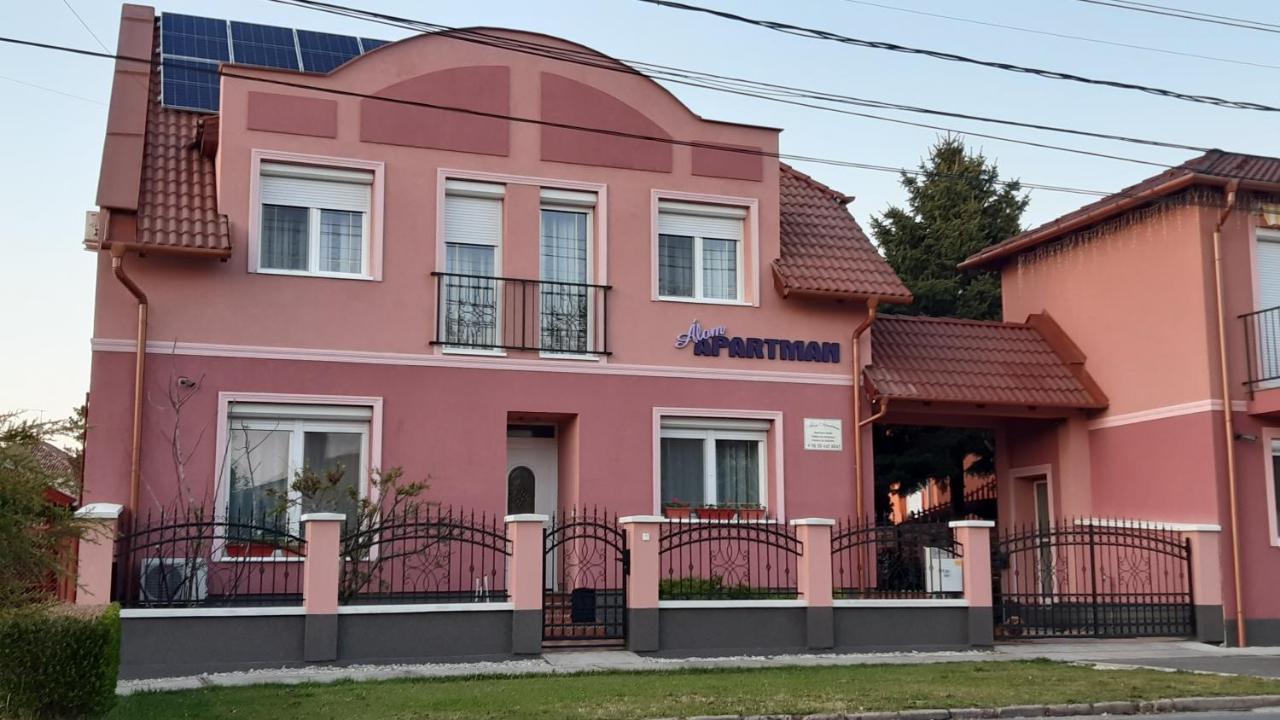 Álom Apartman Hajdúszoboszló Esterno foto