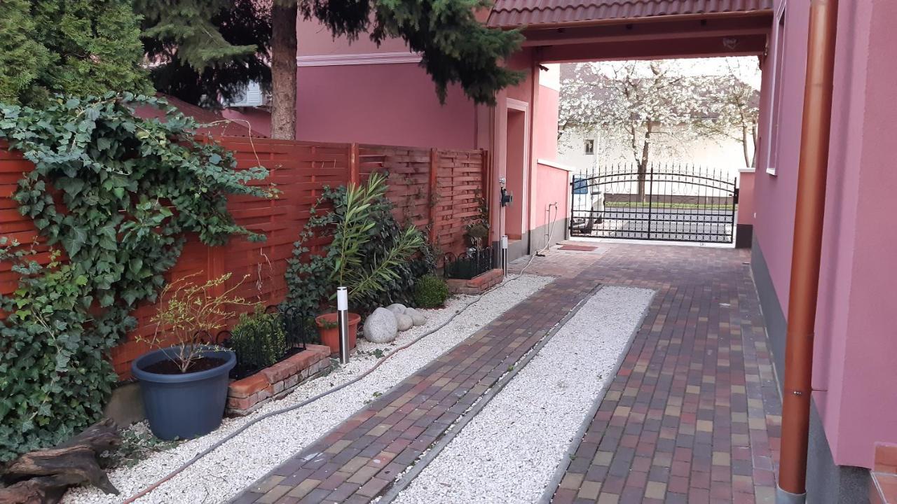 Álom Apartman Hajdúszoboszló Esterno foto