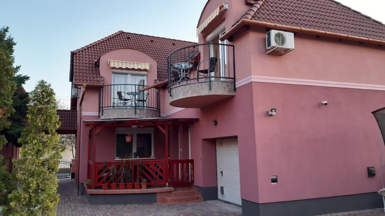 Álom Apartman Hajdúszoboszló Esterno foto