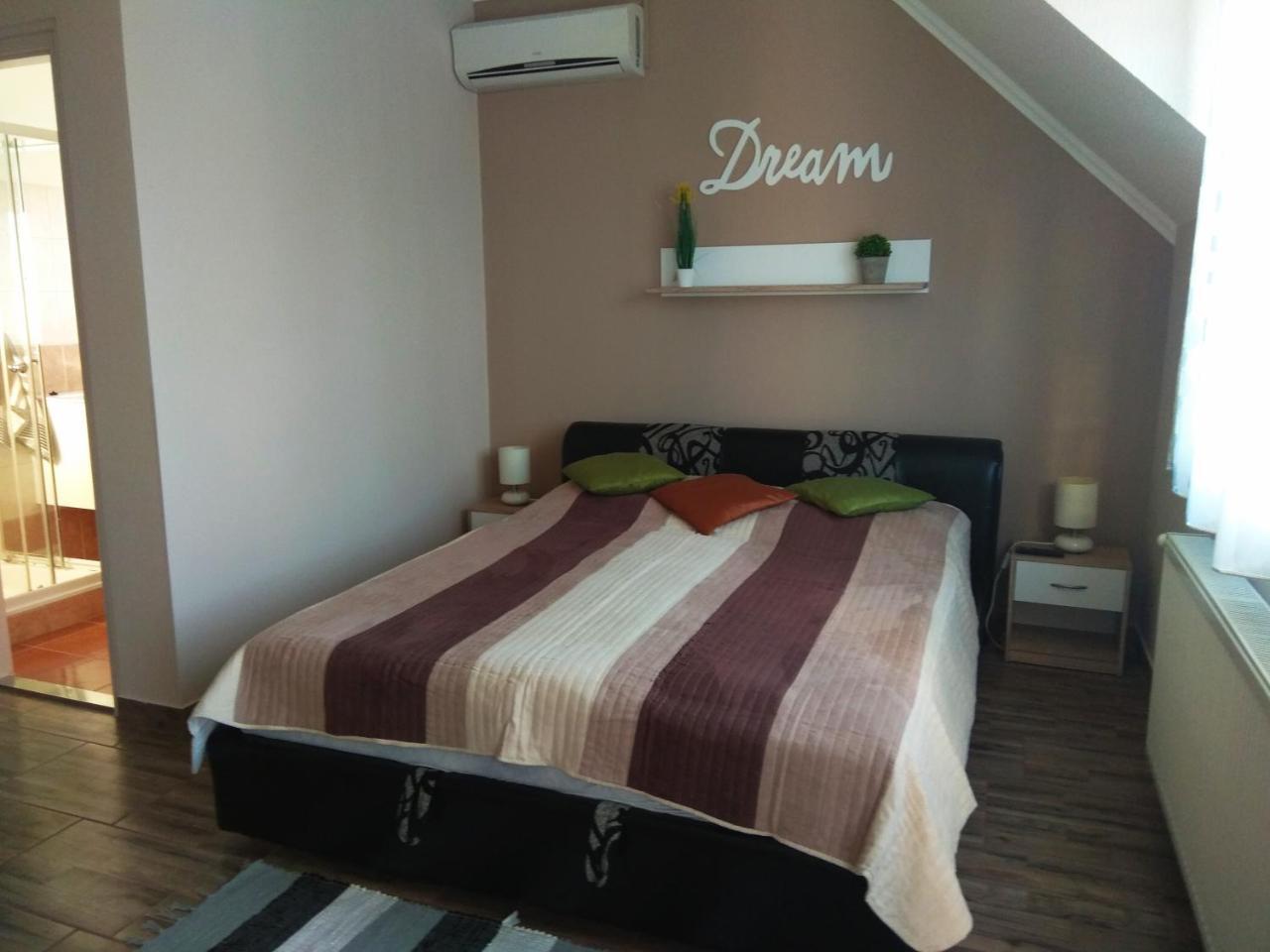 Álom Apartman Hajdúszoboszló Esterno foto
