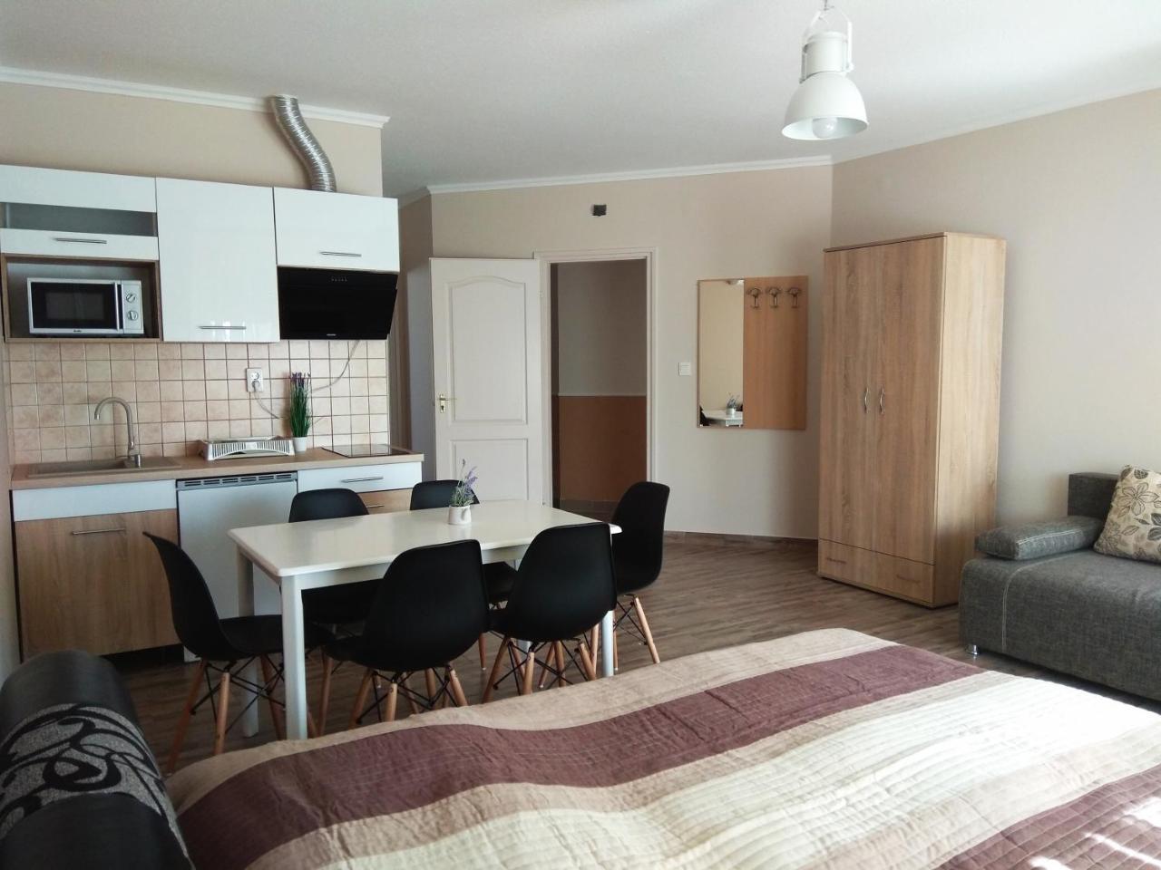 Álom Apartman Hajdúszoboszló Esterno foto